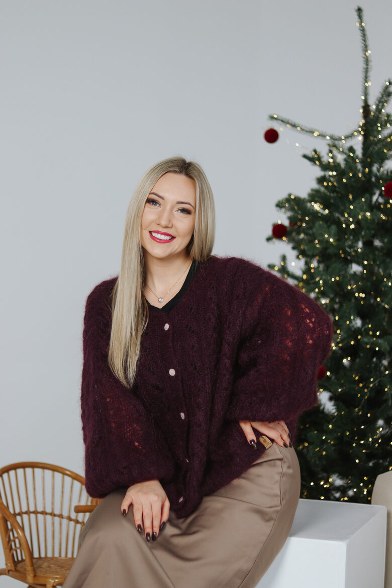 Jaka | QUIET WHISPER | tumšā plūmju